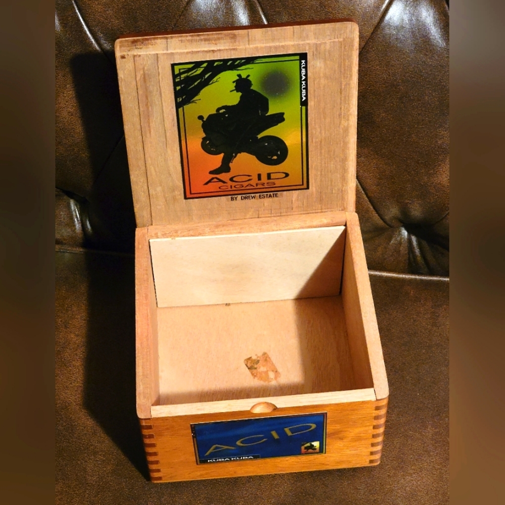 Empty Cigar Box - Picture 8 of 8